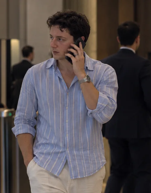Morgan Bouchard au téléphone